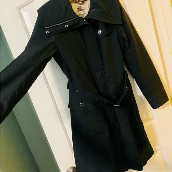Black classic BURBERRY Winter trench